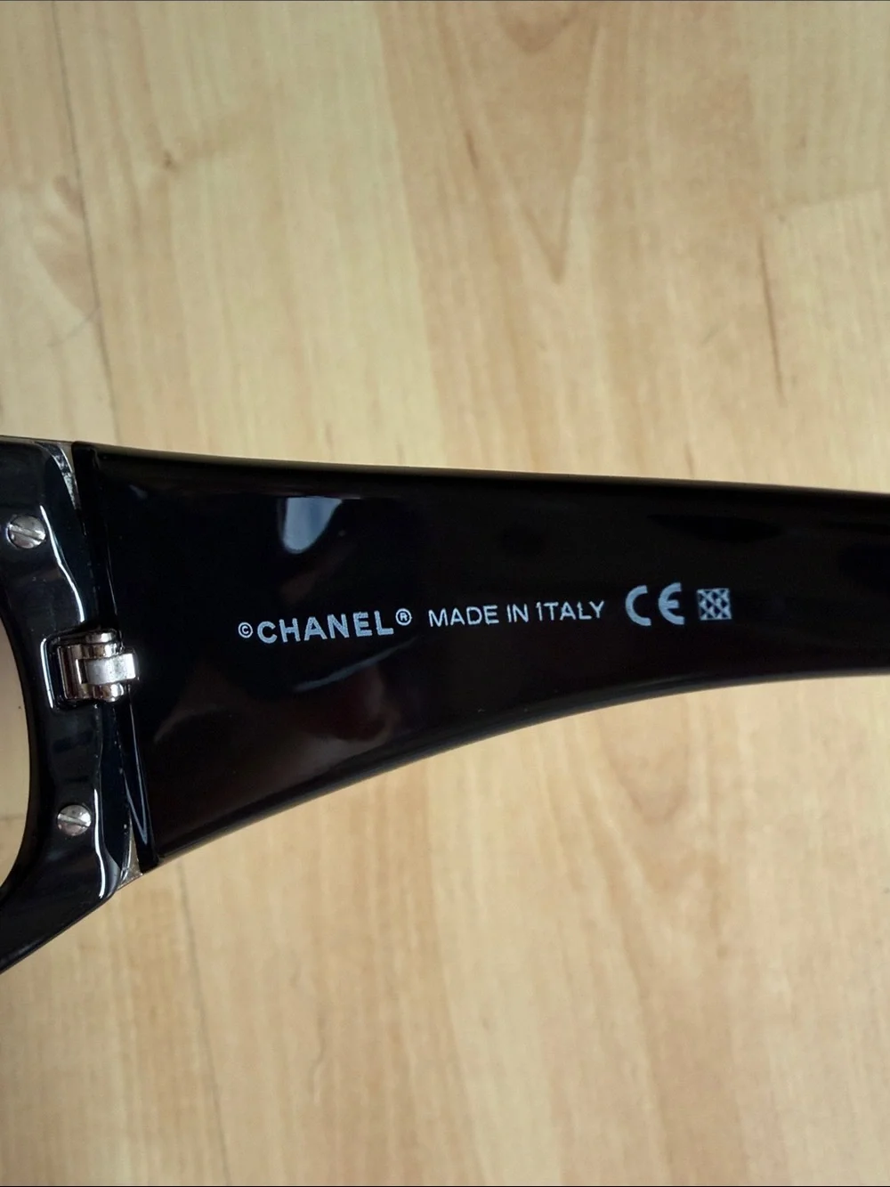 CHANEL authentic 6009